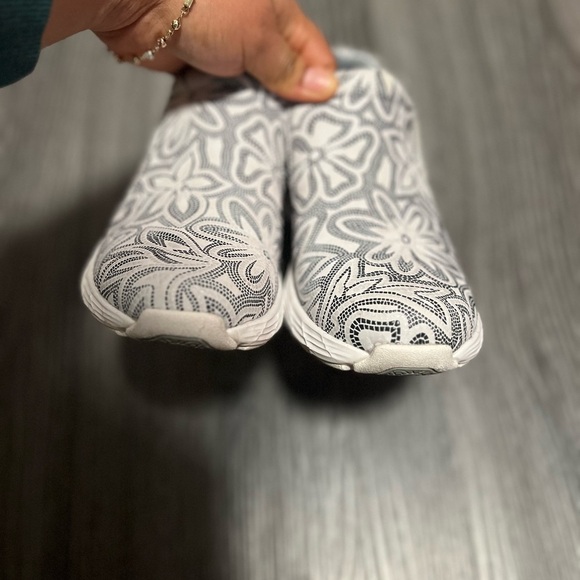 Nurse Mates Black and White Moccasins with Geometric Pattern - Picture 2 of 7